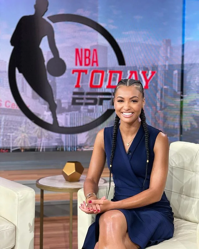 Malika Andrews bikini