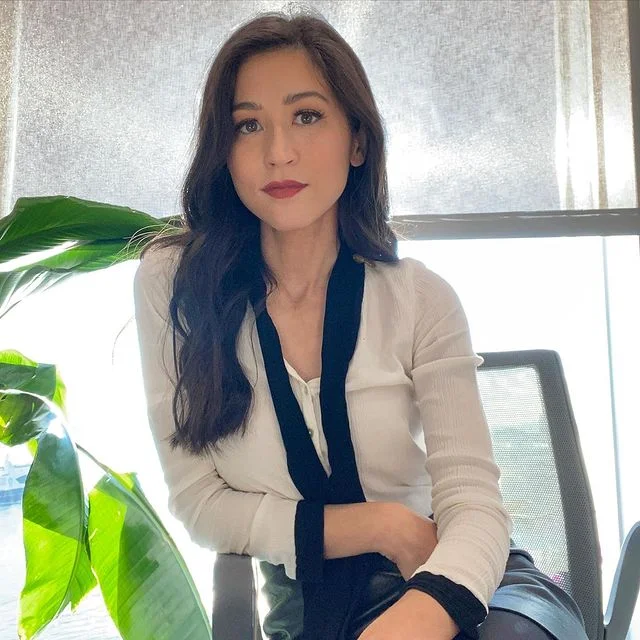 Mina Kimes feet